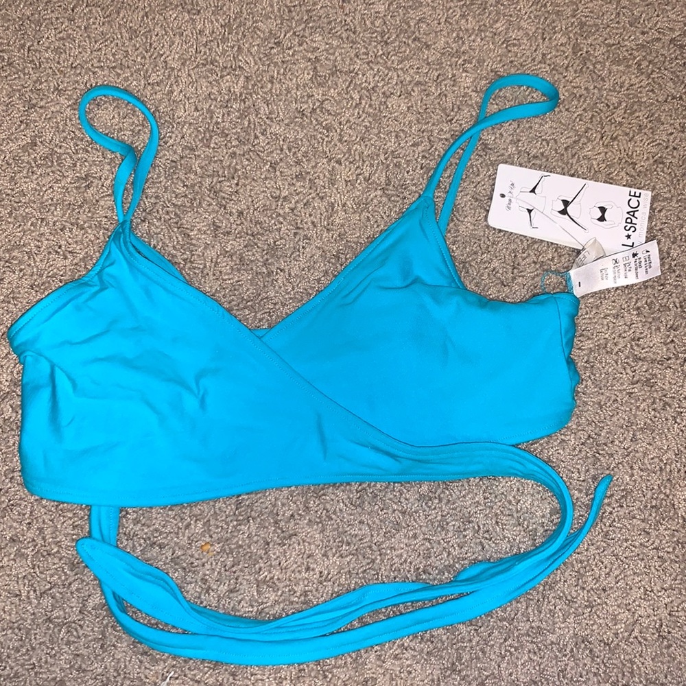 NWT!! L*Space wrap bikini top